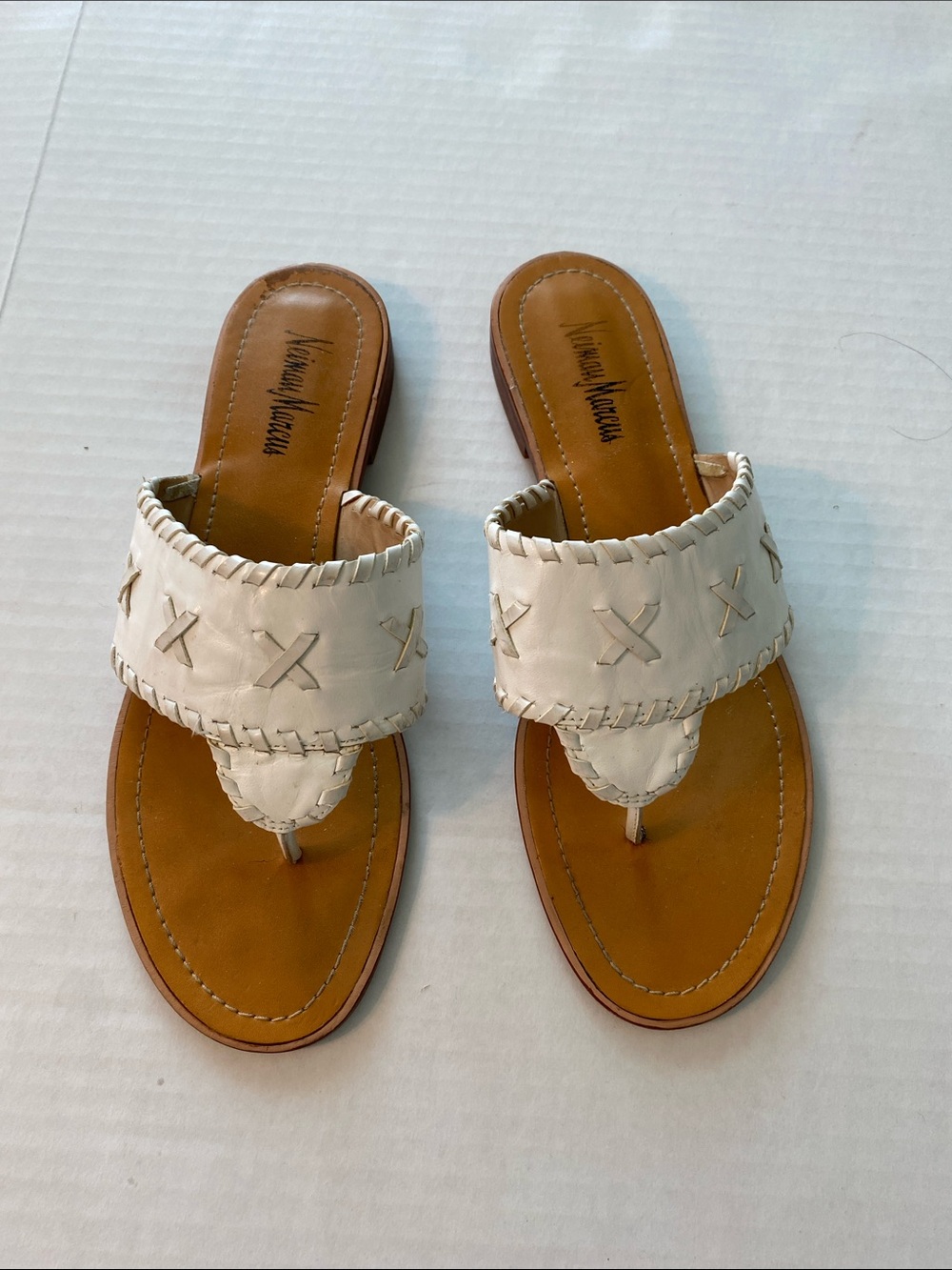 Neiman Marcus sandals Size 9